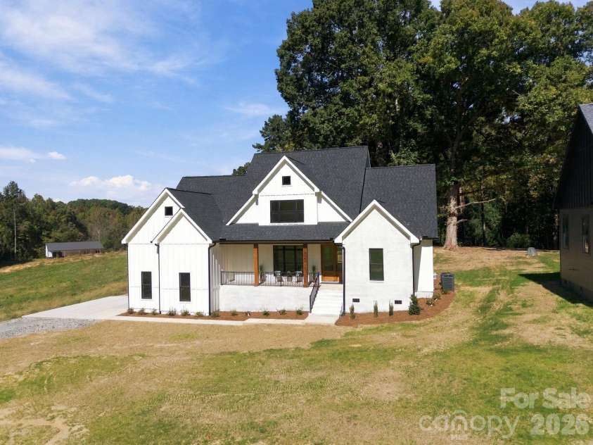 9140 Smith Road, Kannapolis, NC 28081.  MLS# CAR4437349, YatesRealty ID 58291. 