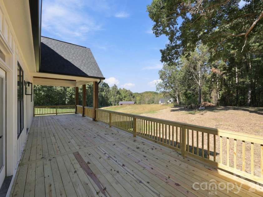 9140 Smith Road, Kannapolis, NC 28081.  MLS# CAR4437349, YatesRealty ID 58291. 