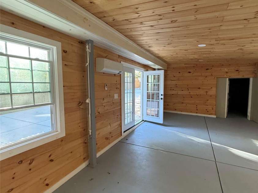 214 Springs Street, Lancaster, SC 29720.  MLS# CAR4437369, YatesRealty ID 58294. 
