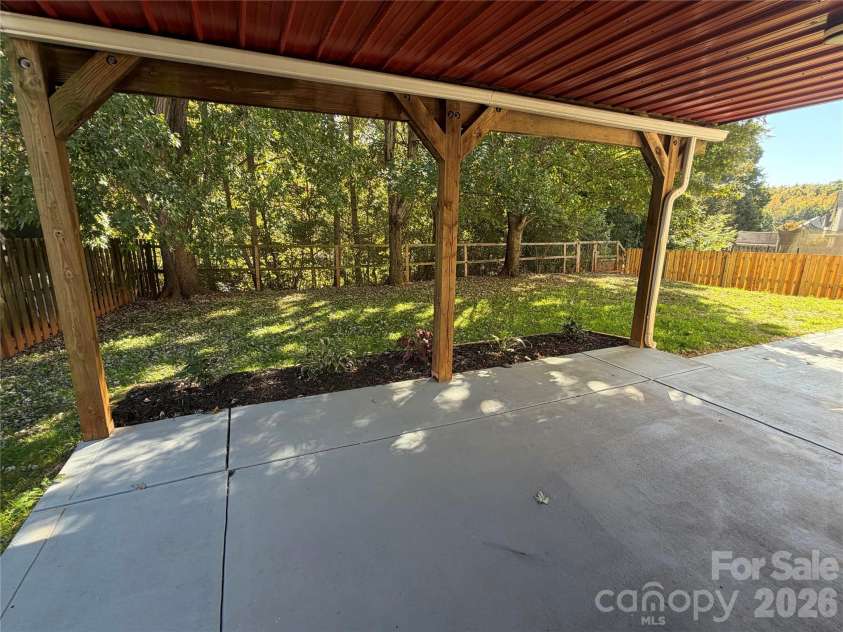 144 Elba Drive, Mooresville, NC 28115.  MLS# CAR4436253, YatesRealty ID 58296. 