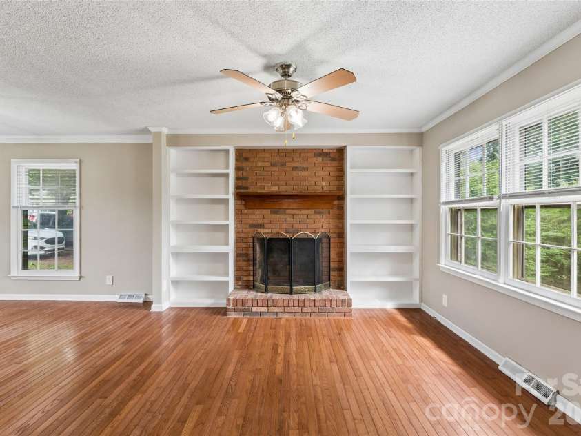 550 Englewood Street, Concord, NC 28025.  MLS# CAR4411776, YatesRealty ID 58299. 