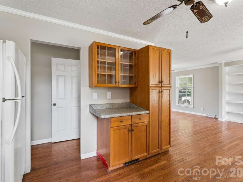550 Englewood Street, Concord, NC 28025.  MLS# CAR4411776, YatesRealty ID 58299. 