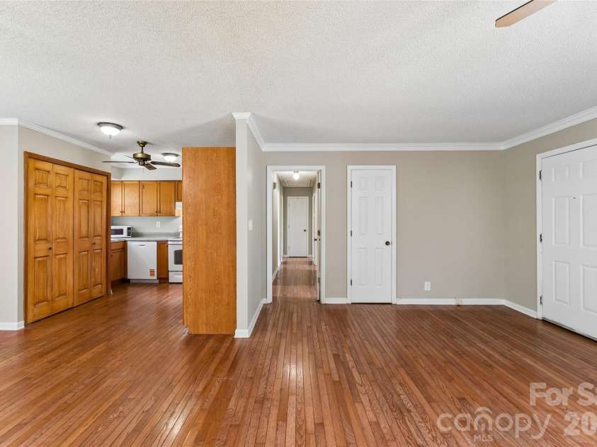 550 Englewood Street, Concord, NC 28025.  MLS# CAR4411776, YatesRealty ID 58299. 