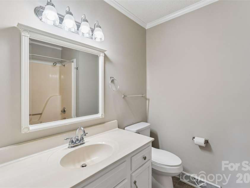550 Englewood Street, Concord, NC 28025.  MLS# CAR4411776, YatesRealty ID 58299. 