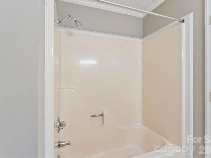 550 Englewood Street, Concord, NC 28025.  MLS# CAR4411776, YatesRealty ID 58299. 