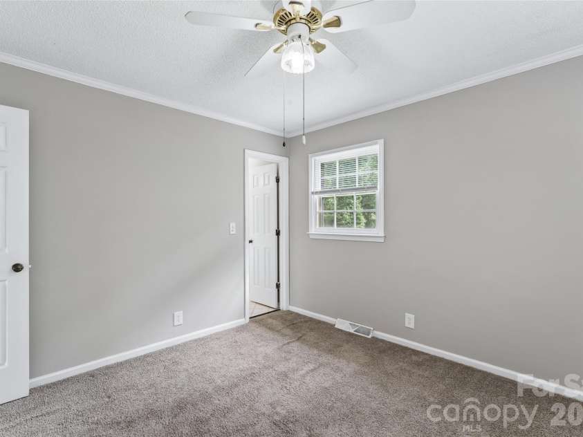 550 Englewood Street, Concord, NC 28025.  MLS# CAR4411776, YatesRealty ID 58299. 