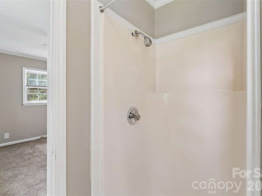 550 Englewood Street, Concord, NC 28025.  MLS# CAR4411776, YatesRealty ID 58299. 