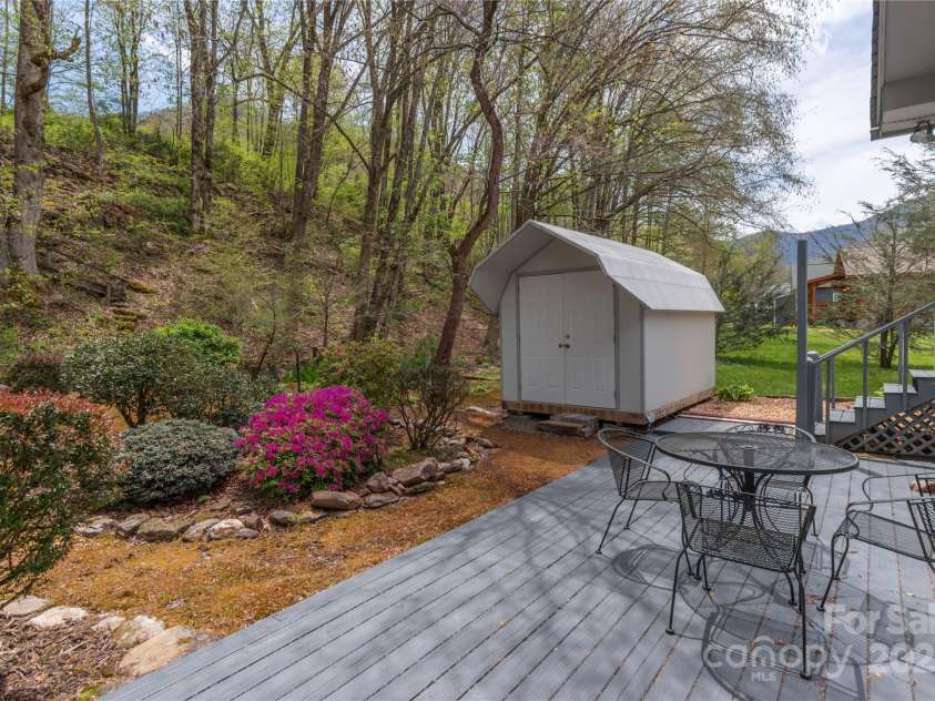 287 Caldwell Drive, Maggie Valley, NC 28751.  MLS# CAR4248153, YatesRealty ID 583. 