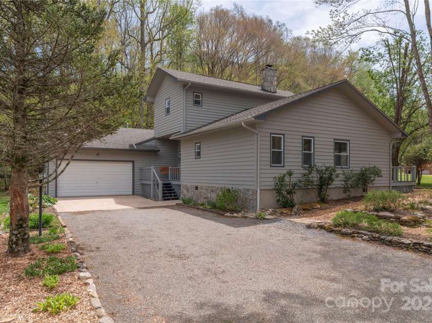 287 Caldwell Drive, Maggie Valley, NC 28751.  MLS# CAR4248153, YatesRealty ID 583. 