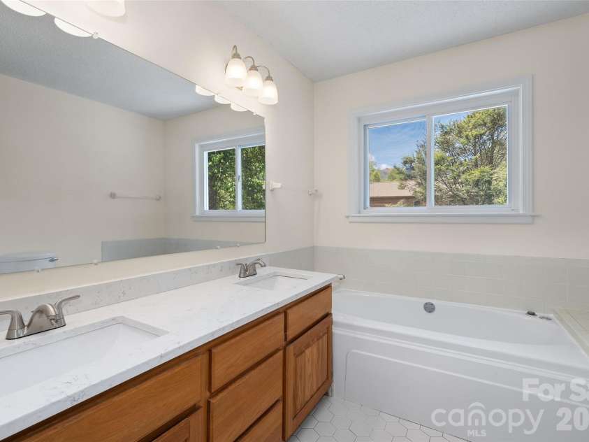 287 Caldwell Drive, Maggie Valley, NC 28751.  MLS# CAR4372019, YatesRealty ID 583. 