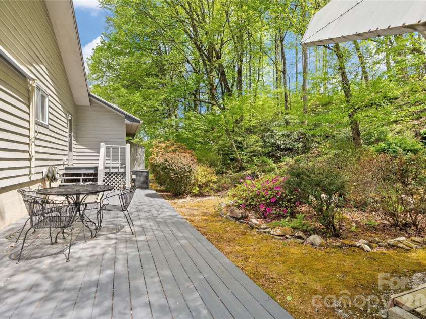 287 Caldwell Drive, Maggie Valley, NC 28751.  MLS# CAR4372019, YatesRealty ID 583. 