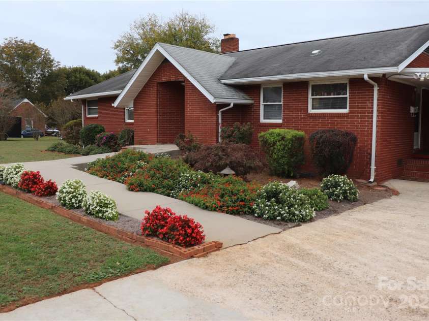129 Ann Street, Salisbury, NC 28146.  MLS# CAR4208432, YatesRealty ID 5830. 
