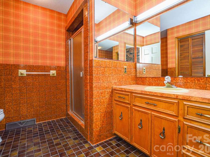 6910 Nc Hwy 49 Highway, Mount Pleasant, NC 28124.  MLS# CAR4342753, YatesRealty ID 5830. Primary Bath