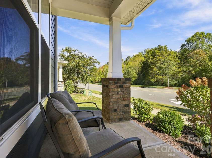 15415 Davidson East Drive, Davidson, NC 28036.  MLS# CAR4435063, YatesRealty ID 58300. 
