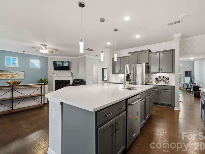 15415 Davidson East Drive, Davidson, NC 28036.  MLS# CAR4435063, YatesRealty ID 58300. 