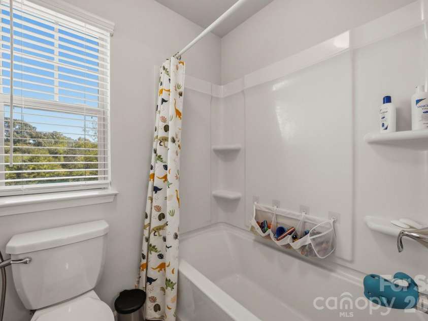 15415 Davidson East Drive, Davidson, NC 28036.  MLS# CAR4435063, YatesRealty ID 58300. 
