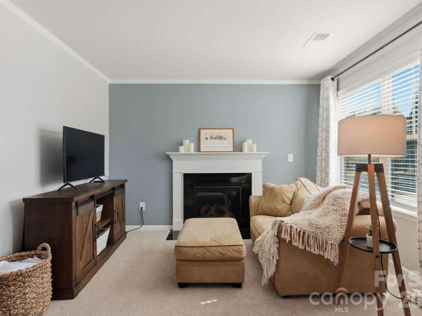 15415 Davidson East Drive, Davidson, NC 28036.  MLS# CAR4435063, YatesRealty ID 58300. 