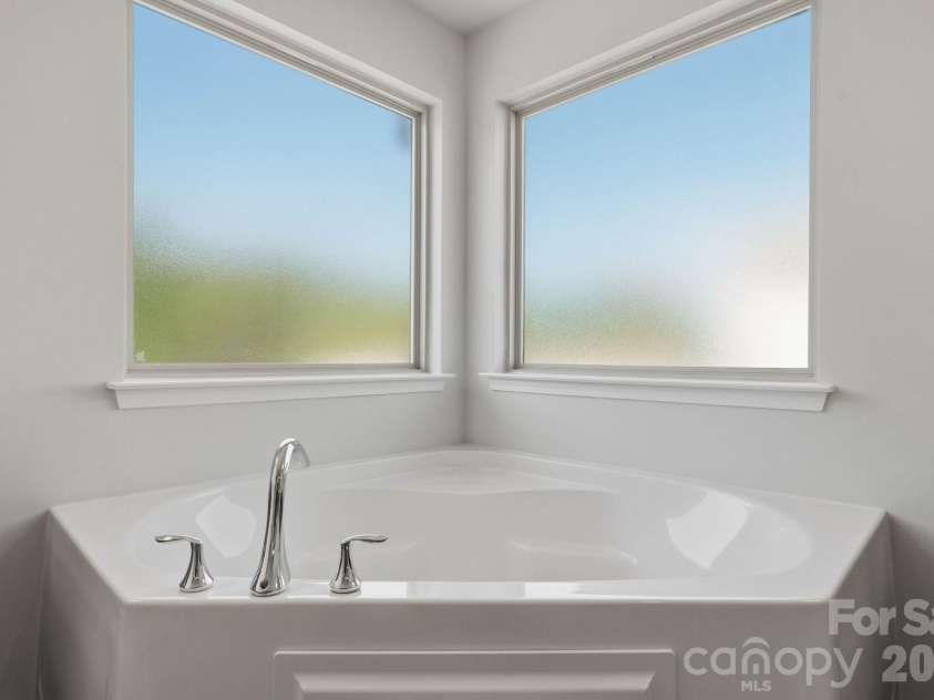 15415 Davidson East Drive, Davidson, NC 28036.  MLS# CAR4435063, YatesRealty ID 58300. 