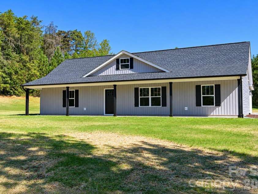 3052 Henry Knob Road, Clover, SC 29710.  MLS# CAR4435893, YatesRealty ID 58301. 