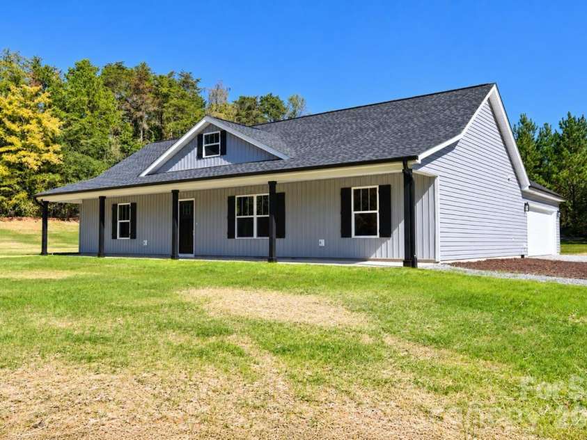 3052 Henry Knob Road, Clover, SC 29710.  MLS# CAR4435893, YatesRealty ID 58301. 