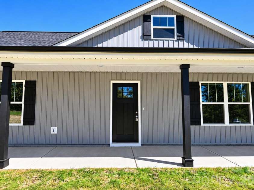 3052 Henry Knob Road, Clover, SC 29710.  MLS# CAR4435893, YatesRealty ID 58301. 