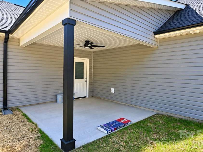 3052 Henry Knob Road, Clover, SC 29710.  MLS# CAR4435893, YatesRealty ID 58301. 