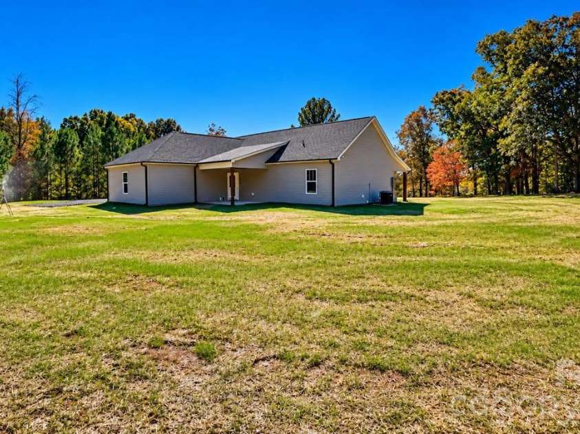 3052 Henry Knob Road, Clover, SC 29710.  MLS# CAR4435893, YatesRealty ID 58301. 
