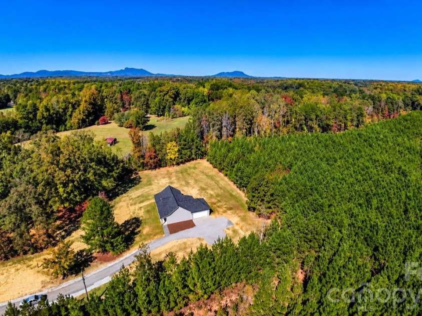 3052 Henry Knob Road, Clover, SC 29710.  MLS# CAR4435893, YatesRealty ID 58301. 