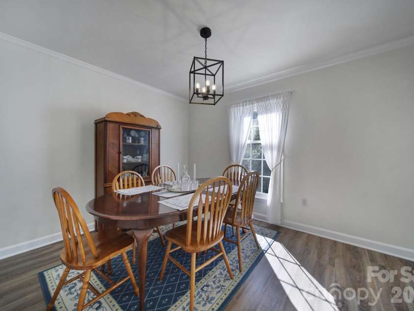 2004 Glouchester Circle, Charlotte, NC 28226.  MLS# CAR4436632, YatesRealty ID 58305. 