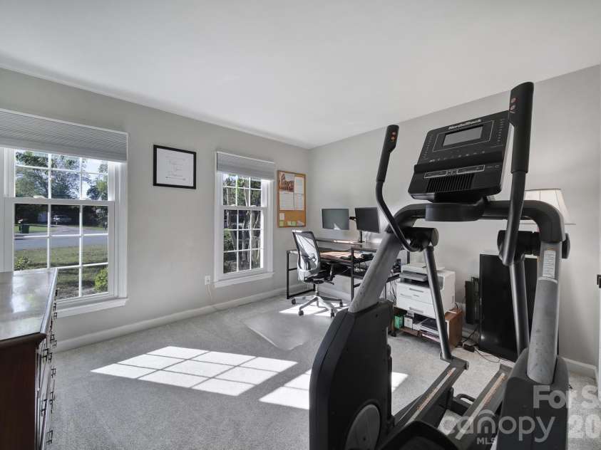 2004 Glouchester Circle, Charlotte, NC 28226.  MLS# CAR4436632, YatesRealty ID 58305. 