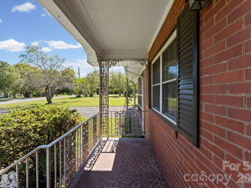 140 Winterlocken Road, Salisbury, NC 28144.  MLS# CAR4436715, YatesRealty ID 58309. 