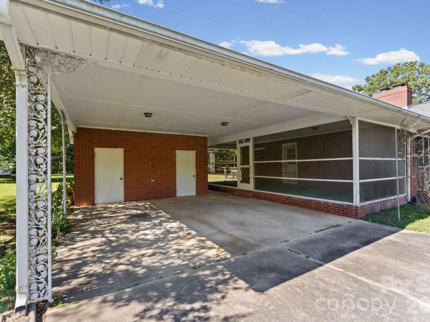 140 Winterlocken Road, Salisbury, NC 28144.  MLS# CAR4436715, YatesRealty ID 58309. 