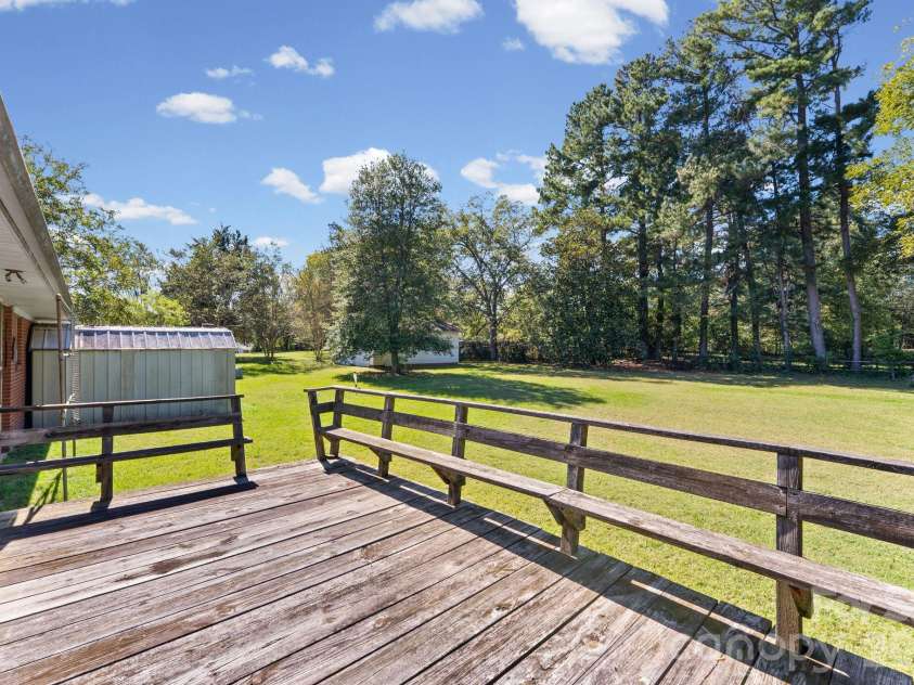 140 Winterlocken Road, Salisbury, NC 28144.  MLS# CAR4436715, YatesRealty ID 58309. 