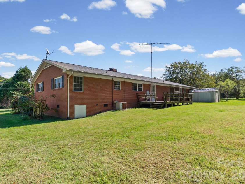 140 Winterlocken Road, Salisbury, NC 28144.  MLS# CAR4436715, YatesRealty ID 58309. 
