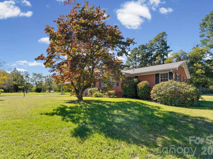 140 Winterlocken Road, Salisbury, NC 28144.  MLS# CAR4436715, YatesRealty ID 58309. 