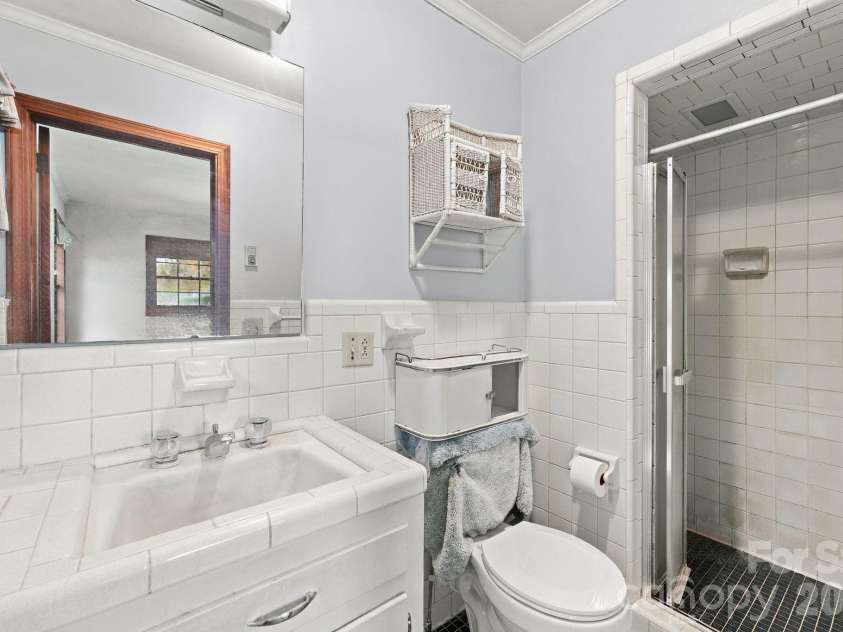 140 Winterlocken Road, Salisbury, NC 28144.  MLS# CAR4436715, YatesRealty ID 58309. Bathroom