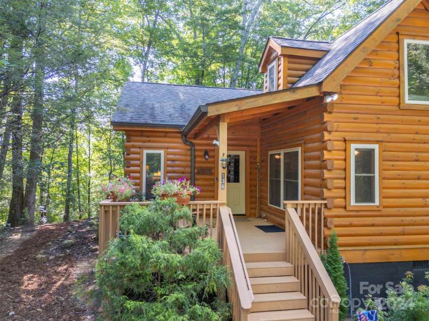 136 Knob Lane, Lake Lure, NC 28746.  MLS# CAR4177604, YatesRealty ID 5831. 