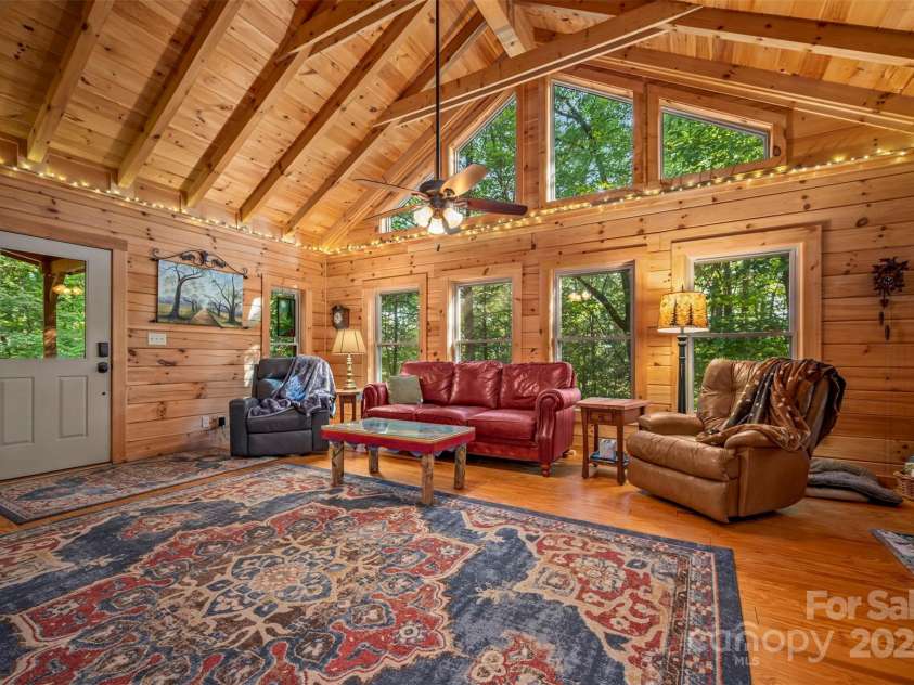 136 Knob Lane, Lake Lure, NC 28746.  MLS# CAR4177604, YatesRealty ID 5831. 