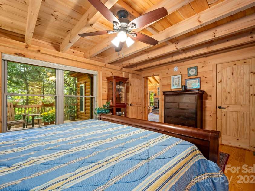 136 Knob Lane, Lake Lure, NC 28746.  MLS# CAR4177604, YatesRealty ID 5831. 