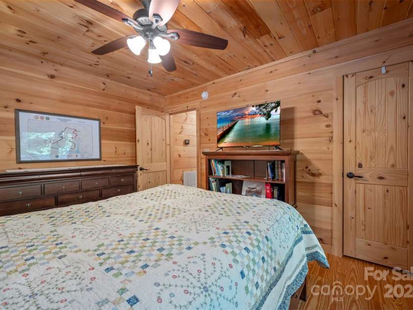 136 Knob Lane, Lake Lure, NC 28746.  MLS# CAR4177604, YatesRealty ID 5831. 