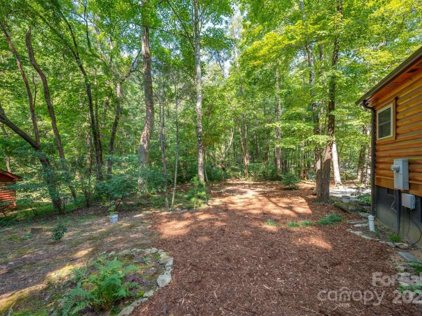 136 Knob Lane, Lake Lure, NC 28746.  MLS# CAR4177604, YatesRealty ID 5831. 