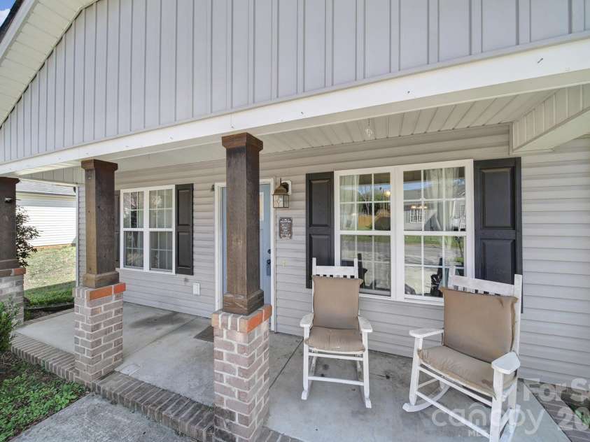 41 Saint Mary Avenue, Concord, NC 28025.  MLS# CAR4353345, YatesRealty ID 5831. 