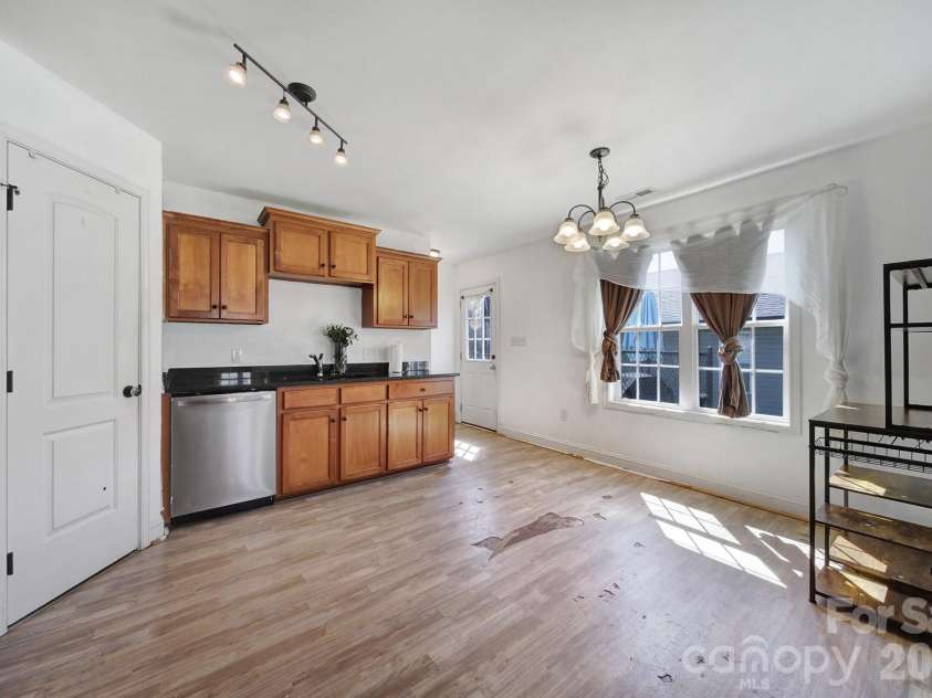 41 Saint Mary Avenue, Concord, NC 28025.  MLS# CAR4353345, YatesRealty ID 5831. 