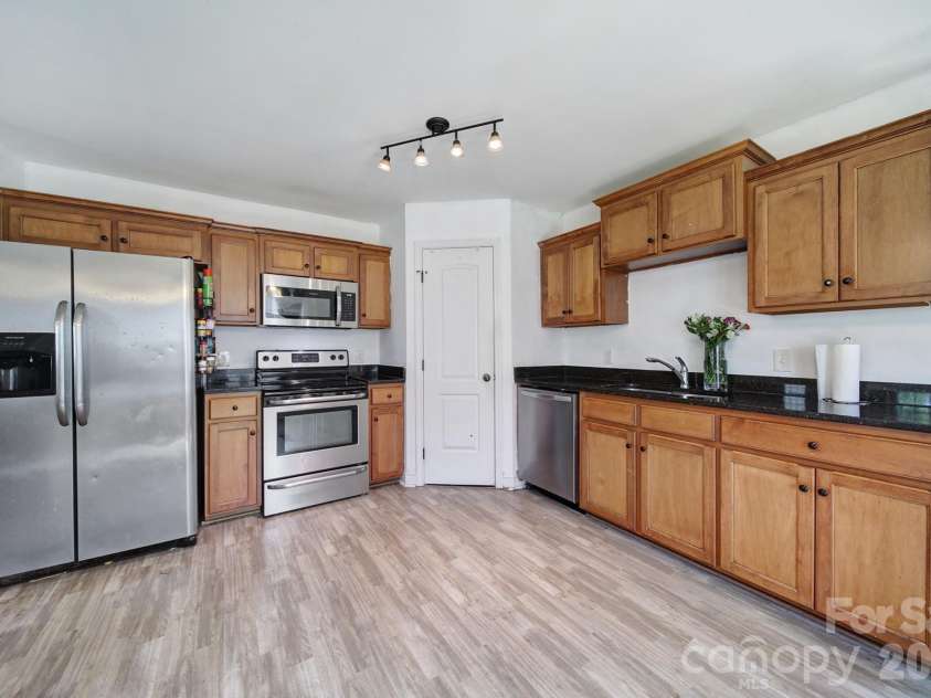 41 Saint Mary Avenue, Concord, NC 28025.  MLS# CAR4353345, YatesRealty ID 5831. 