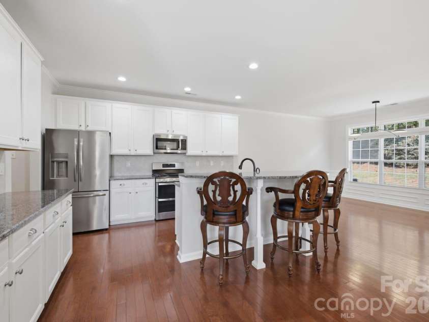8424 Loxton Circle, Charlotte, NC 28214.  MLS# CAR4435879, YatesRealty ID 58311. 