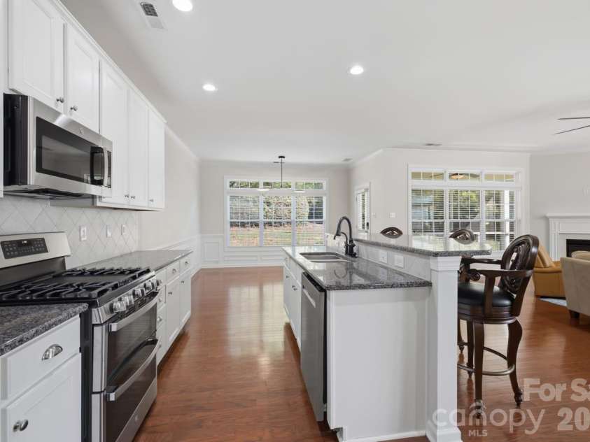 8424 Loxton Circle, Charlotte, NC 28214.  MLS# CAR4435879, YatesRealty ID 58311. 