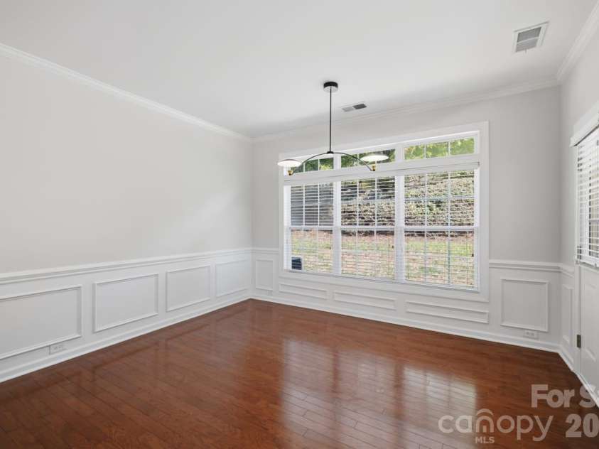 8424 Loxton Circle, Charlotte, NC 28214.  MLS# CAR4435879, YatesRealty ID 58311. 
