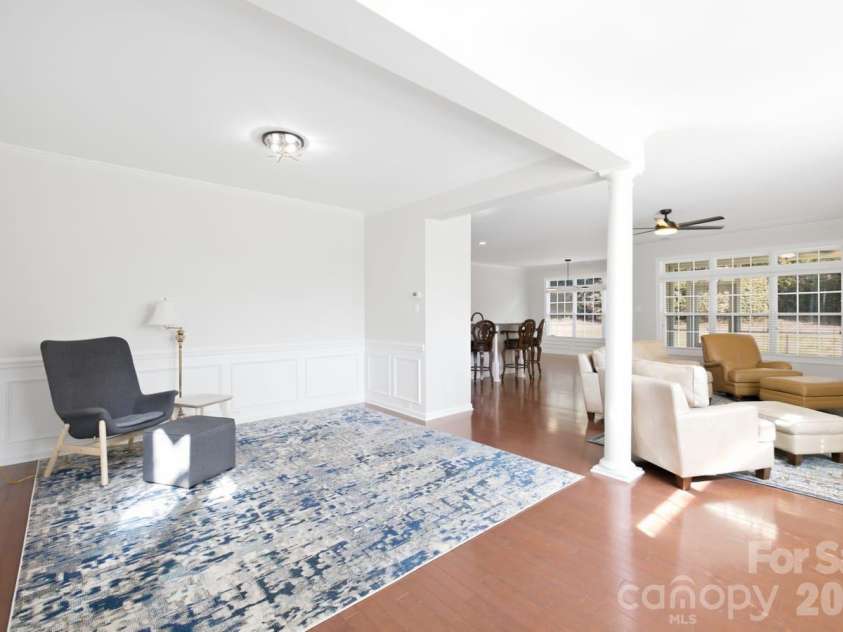 8424 Loxton Circle, Charlotte, NC 28214.  MLS# CAR4435879, YatesRealty ID 58311. 