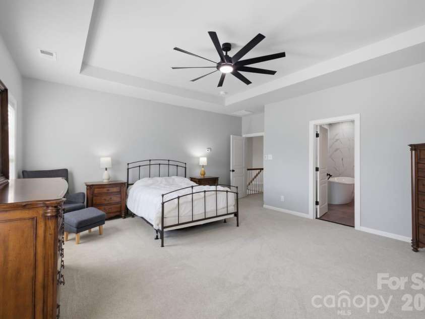 8424 Loxton Circle, Charlotte, NC 28214.  MLS# CAR4435879, YatesRealty ID 58311. 
