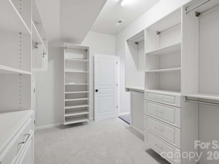 8424 Loxton Circle, Charlotte, NC 28214.  MLS# CAR4435879, YatesRealty ID 58311. 